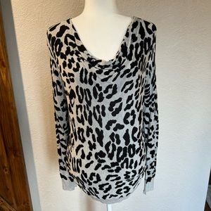 INC | gray & black cheetah print crowl neck  top | Sz M